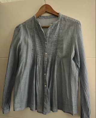 Blusa azul de manga larga
