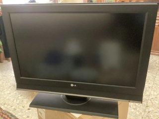 Televisor LG de 32" LCD