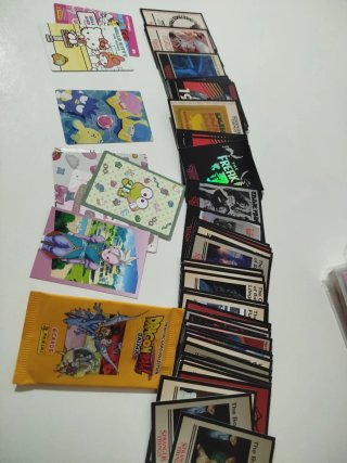 Cartas stranger things , hello kitty y daima