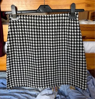 Falda corta estampado pata de gallo