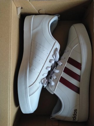 Zapatillas adidas Blancas y Rojas