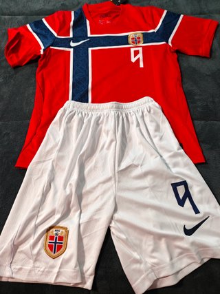 Conjunto Fútbol Noruega Haaland 12 años