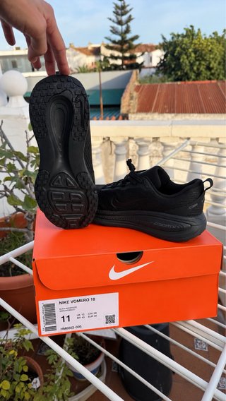 Nike Vomero 18 Negras Talla 45