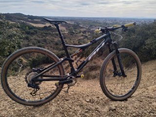 Bh carbón race 29"