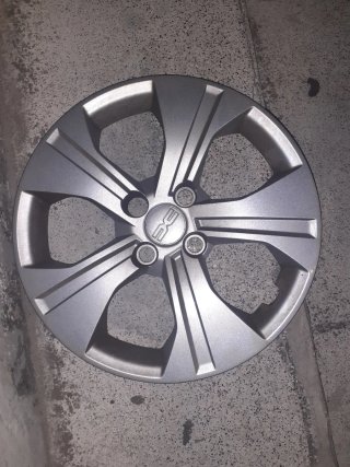 1 Tapacubo Dacia Sandero R15