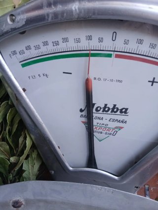 Balanza Antigua Mobba