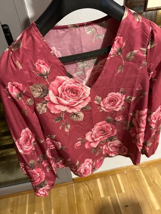 Blusa Burdeos Estampado Rosas