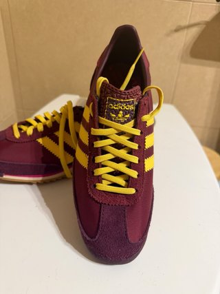 Botines adidas morados y amarillos verdaderos