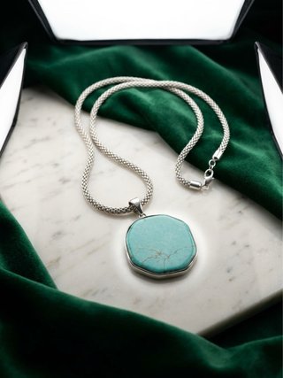 Collar con Colgante de Turquesa