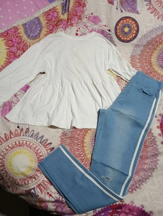 Conjunto Blusa Blanca y Pantalón Azul