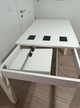 Mesa de comedor blanca