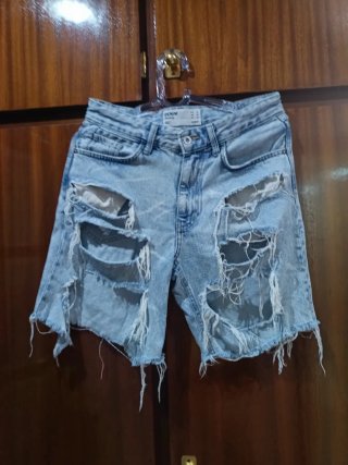 Shorts vaqueros Bershka talla S