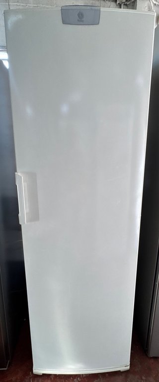CONGELADOR VERTICAL MARCA BALAY NO FROST BLANCO