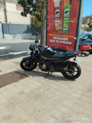 Yamaha XJ6 Naked Negra