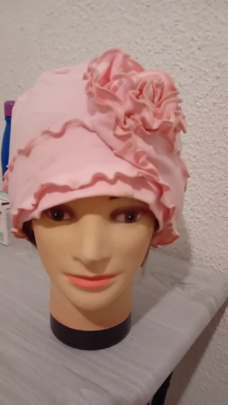 Gorra Oncológica Rosa con Detalle Floral