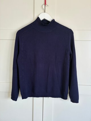 Jersey cremallera trasera de Zara. Talla M