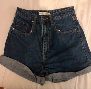 Pantalón corto Stradivarius Super High Rise