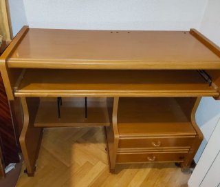 Mesa de estudio de madera