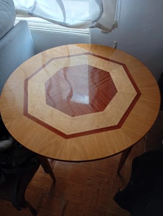 Mesa de camilla redonda de madera