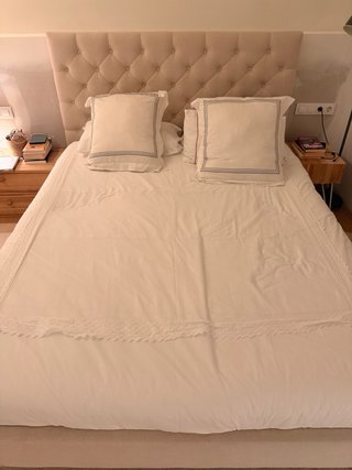 Cama con Cabecero Tapizado y Colchón