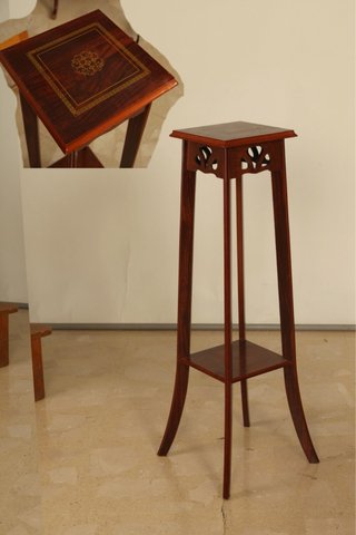 Mesa Pedestal Alta de Madera