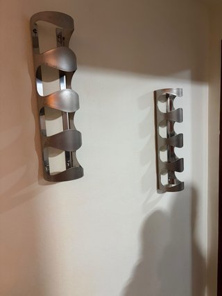 Set de 2 Botelleros de Pared Metálicos