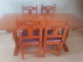 Mesa espejo y 4 sillla