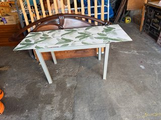 Mesa de cocina de cristal