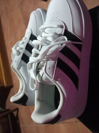 Zapatillas Adidas Blancas y Negras talla 41