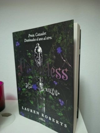 Libro Powerless - Lauren Roberts