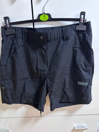 Pantalón corto +8000 negro