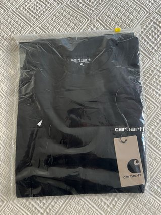 Camiseta Carhartt Manga Larga Negra y Blanca