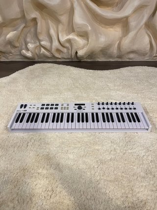 Teclado Controlador Arturia KeyLab 61 Essential