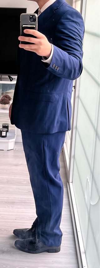 Traje de novio azul