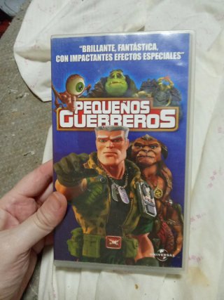 Película VHS Pequeños Guerreros