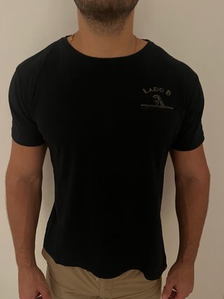Camiseta Negra Lado B