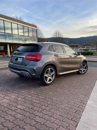Mercedes-Benz GLA200d AMG Line