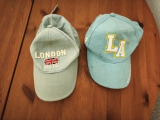 Set de 2 Gorras Estilo Béisbol (LA y London)
