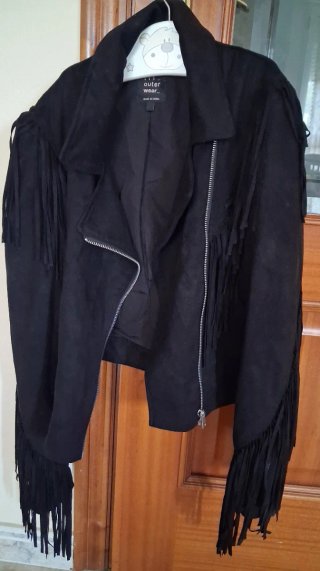 Cazadora Zara Negra con Flecos