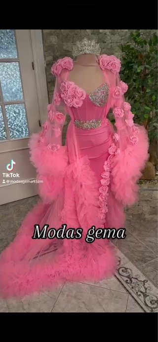 Bata de Novia Rosa con Flores
