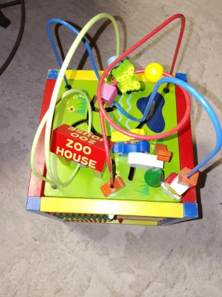 Cubo de Actividades de Madera para Bebés