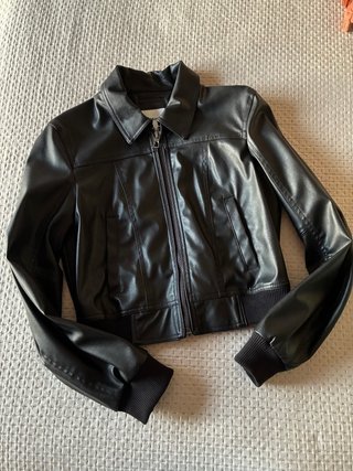 Cazadora de Polipiel Negra