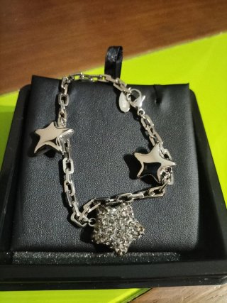 Pulsera de acero con estrellas