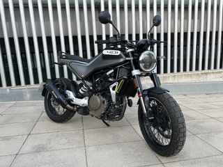 Husqvarna Svartpilen 401 (2021)
