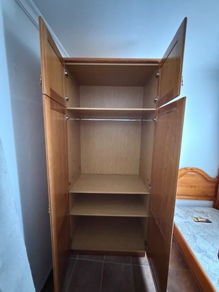 Armario de Madera para Dormitorio
