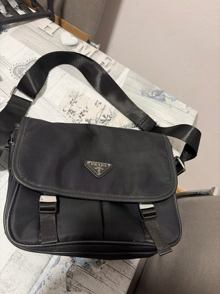 Riñonera Prada Negra