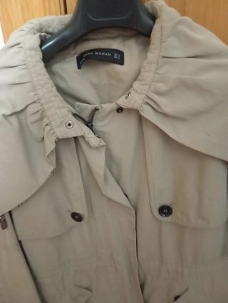 Gabardina Zara Beige Talla M