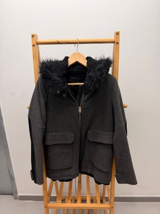 Abrigo Zara Gris con Capucha