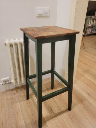 Taburete Alto de Madera