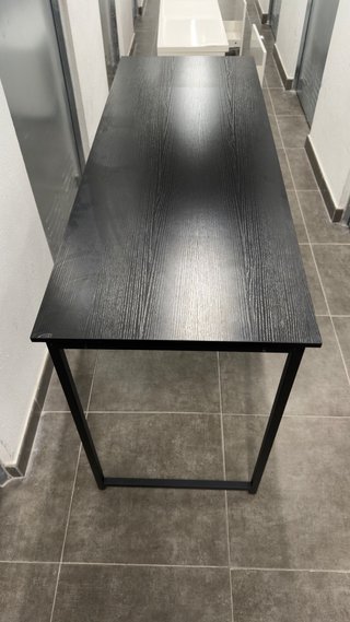 Escritorio Negro de Madera y Metal